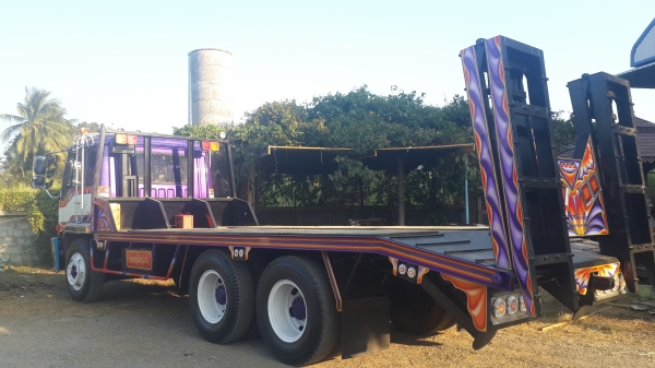 ขายด่วนสิบล้อเทนเลอร์  สนใจต่อรองได้ครับ