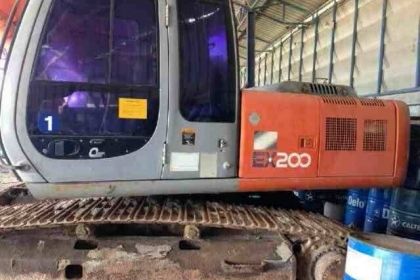 ขายรถแบคโฮHITACHI ex 200-5super รถสภาพพร้อมใช้ไฟฟ้าครบเอกสารพร้อม