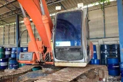 ขายรถแบคโฮHITACHI ex 200-5super รถสภาพพร้อมใช้ไฟฟ้าครบเอกสารพร้อม