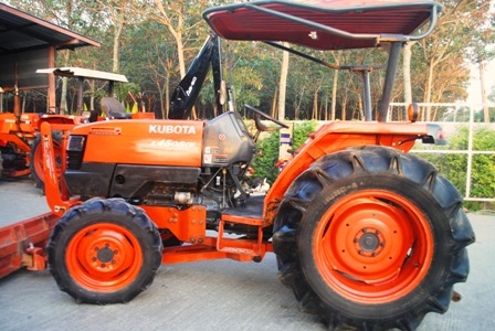 ขายรถไถ Kubota L 4508 DI special(4WD) พร้อมดันหน้าช้าง+ผานพรวนช้าง สีเดิมครับ