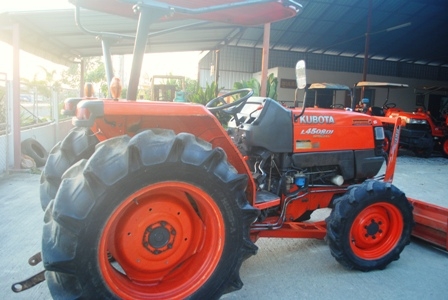 ขายรถไถ Kubota L 4508 DI special(4WD) พร้อมดันหน้าช้าง+ผานพรวนช้าง สีเดิมครับ
