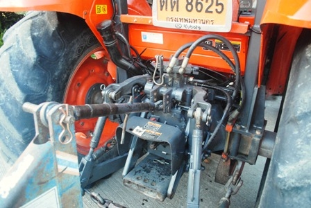 ขายรถไถ Kubota M7040 (4WD) พร้อมดันหน้า+ผานพรวนCMT รถพร้อมใช้งานครับ