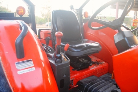 ขายรถไถ Kubota M7040 (4WD) พร้อมดันหน้า+ผานพรวนCMT รถพร้อมใช้งานครับ