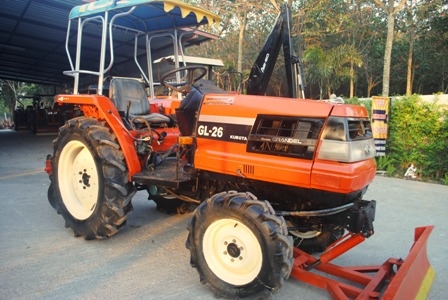 ขายรถไถ Kubota GL-26 (4WD) พร้อมดันหน้า+ผาน รถพร้อมใช้งานครับ