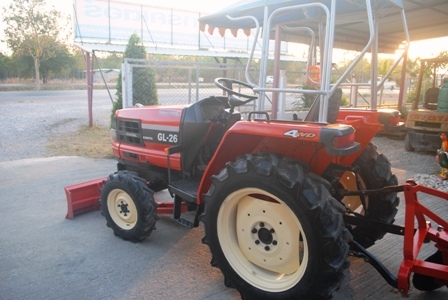 ขายรถไถ Kubota GL-26 (4WD) พร้อมดันหน้า+ผาน รถพร้อมใช้งานครับ