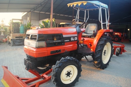 ขายรถไถ Kubota GL-26 (4WD) พร้อมดันหน้า+ผาน รถพร้อมใช้งานครับ