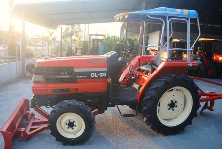 ขายรถไถ Kubota GL-26 (4WD) พร้อมดันหน้า+ผาน รถพร้อมใช้งานครับ