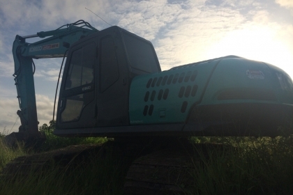 ขายรถแบคโฮ KOBELCO sk 200-5 super ซื้อมา 1 ปีสภาพ 100\% ด่วน ขายรถแบคโฮ KOBELCO sk 200-5 super ซื้อมา 1 ปีสภาพ 100\% ด่วน