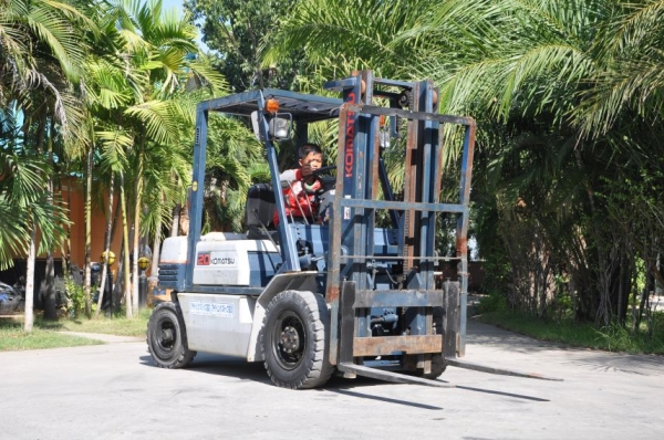 ขายFORKLIFT KOMATSU FG20-11 (2ตัน)สวยเดิมจากญี่ปุ่น ยังไม่เคยใช้ในไทย 139,000เท่านั้น!!