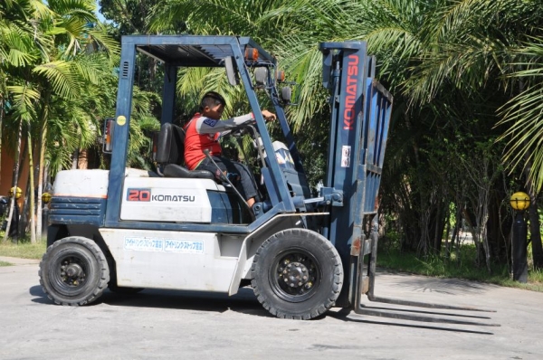 ขายFORKLIFT KOMATSU FG20-11 (2ตัน)สวยเดิมจากญี่ปุ่น ยังไม่เคยใช้ในไทย 139,000เท่านั้น!!