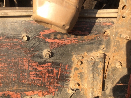 10ล้อ ISUZU 210แรง (ฝาส้ม) 2เพลา เบรคจิฟฟี่ พวงมาลัยพาว์เวอร์ ครัทซีสวย เครื่องดี แรงดี ขับดี กำลังดี ขาย 750,000 บาท