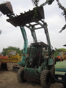 รถตักล้อยาง TOYOTA: SDK 8 JOBSUN เครื่องดีเซล 4 สูบ พร้อมใช้งาน รถตักล้อยาง TOYOTA: SDK 8 JOBSUN เครื่องดีเซล 4 สูบ พร้อมใช้งาน