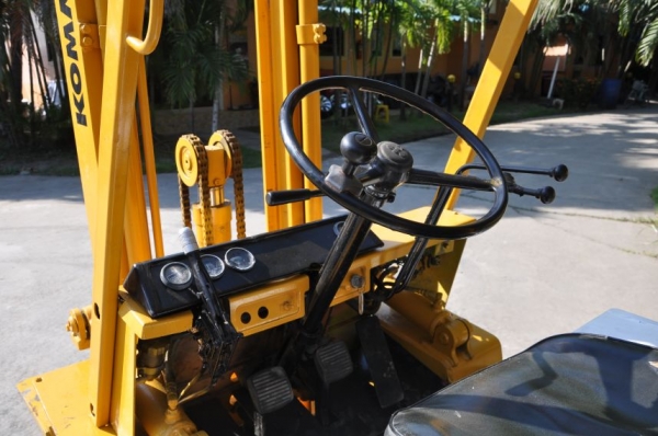 ขายFORKLIFT KOMATSU FD20-10 2ตัน ดีเซล สภาพสวยเดิมจากญี่ปุ่นยังไม่เคยใช้ในไทย169,000เท่านั้น!!