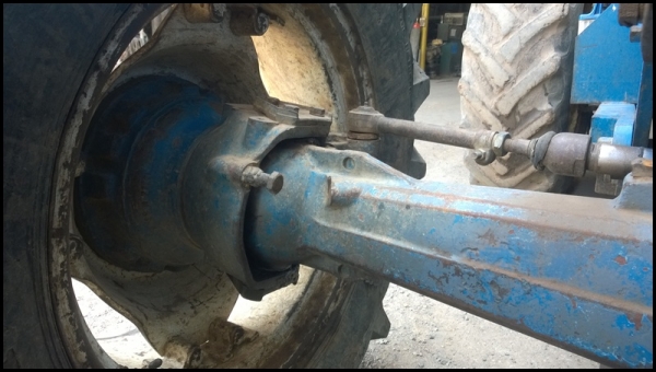 ขาย!! ฟอร์ด 7810 สองเพลา 6สุบสภาพดีพร้อมใช้งานเอกสารครบโทรสอบถาม 0925192499 คุณสวน