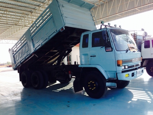 10 ล้อ ดั้ม  195  แรง   ISUZU ปี  2542