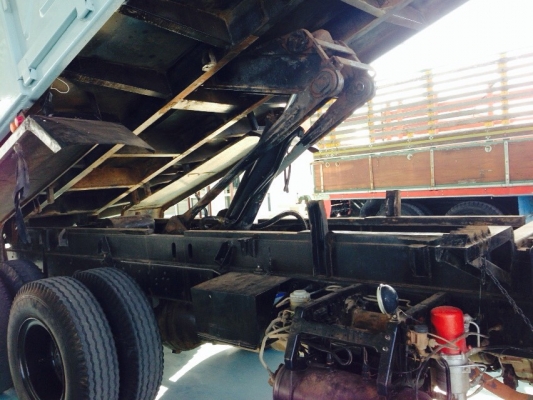 10 ล้อ ดั้ม  195  แรง   ISUZU ปี  2542