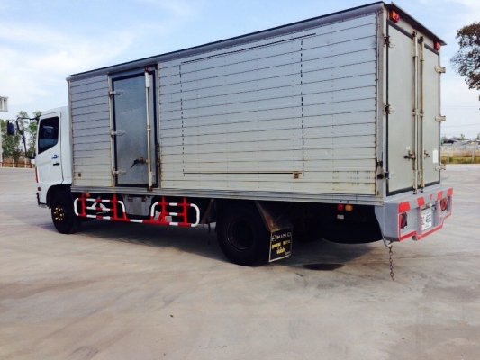 6ล้อ HINO 150  แรง ตู้แห้ง ปี 2547