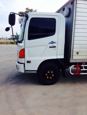 6ล้อ HINO 150  แรง ตู้แห้ง ปี 2547