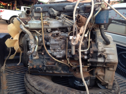 ขายเครื่องอีซูซุ 4HL 80,000 บาท มีใบคุม