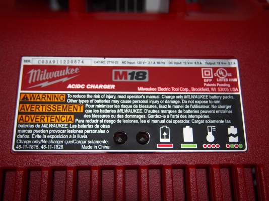แท่นชาร์จเสียบไฟ12Vบนรถยนต์ Milwaukee 2710-20 Charger18V แท่นชาร์จเสียบไฟ12Vบนรถยนต์ Milwaukee 2710-20 Charger18V