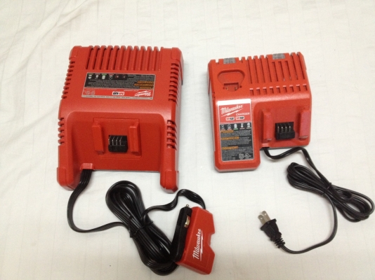 แท่นชาร์จเสียบไฟ12Vบนรถยนต์ Milwaukee 2710-20 Charger18V แท่นชาร์จเสียบไฟ12Vบนรถยนต์ Milwaukee 2710-20 Charger18V