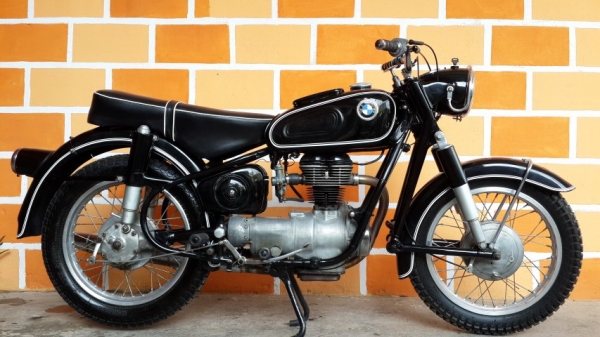 วุฒิ นนบุรี// ขาย BMW R26 สภาพสวยๆสีดีเก็บงานมาแล้วคับเครื่องดีพร้อมใช้