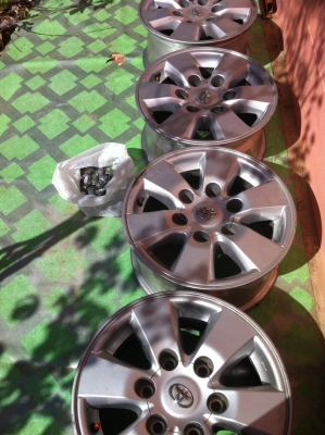 ขายล้อแม็ก พรีรันเนอร์ พรีรันเนอร์ 6 รูขอบ15 พร้อมน๊อตล้อ
