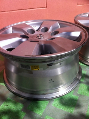 ขายล้อแม็ก พรีรันเนอร์ พรีรันเนอร์ 6 รูขอบ15 พร้อมน๊อตล้อ