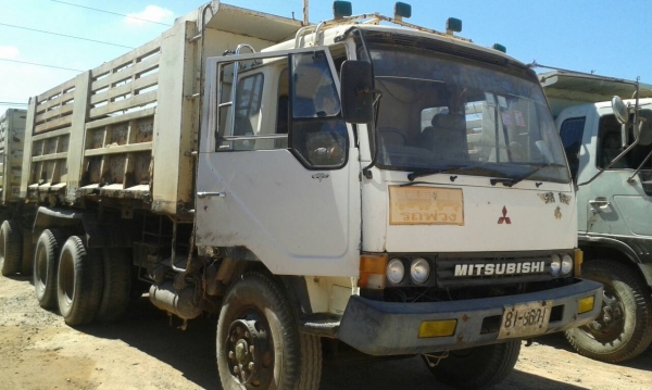 สิบล้อดั้ม แม่+ลูก มี3คัน รถสภาพยังใชังานวิ่งงานทุกวัน ทะเบียนพร้อ