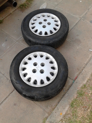 ขอบ 13  ขนาด 4 รู 100     กะทะล้อพร้อมยาง  มี 2 ล้อ TEL.081-427-3941