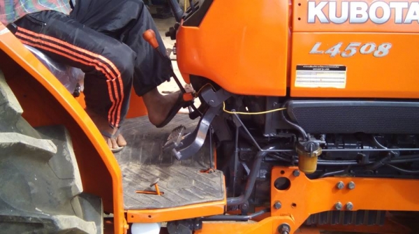 แอล4508 สภาพดีมากยางใหม่4เส้นไม่มีจุดรั่วซึม ถ่ายของเลวเปลียนกรองทุกจุดอุปกรณ โรตารี1.90 ผานหกตราช้าง เอาไปไม่ต้องซ่อมใช้งานได้เลยเอาคันนี้ไปไม่ผิดหวังครับ แอล4508 สภาพดีมากยางใหม่4เส้นไม่มีจุดรั่วซึม ถ่ายของเลวเปลียนกรองทุกจุดอุปกรณ โรตารี1.90 ผานหกตราช้าง เอาไปไม่ต้องซ่อมใช้งานได้เลยเอาคันนี้ไปไม่ผิดหวังครับ