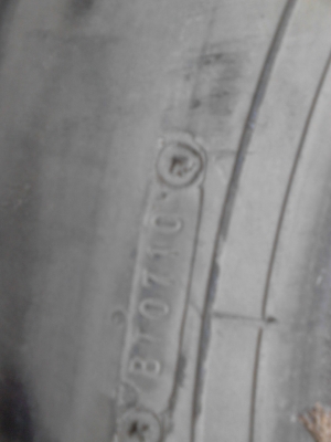 7.00-16 BRIDGESTONE พร้อมยางใน มี 1 ล้อ TEL.081-427-3941 7.00-16 BRIDGESTONE พร้อมยางใน มี 1 ล้อ TEL.081-427-3941