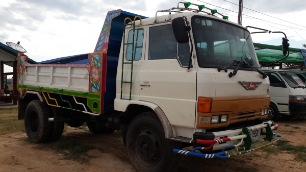 ขายด่วนHINOหกล้อดั้มยาง900เครื่องHO7C 185 แรงสภาพพร้อมใช้แอร์เย็นโทร0843923995