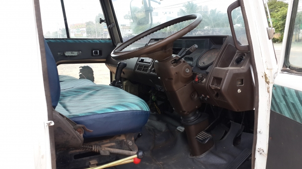 ขายด่วนHINOหกล้อดั้มยาง900เครื่องHO7C 185 แรงสภาพพร้อมใช้แอร์เย็นโทร0843923995