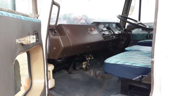 ขายด่วนHINOหกล้อดั้มยาง900เครื่องHO7C 185 แรงสภาพพร้อมใช้แอร์เย็นโทร0843923995