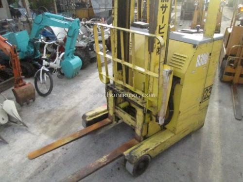รถยกไฟฟ้ายืนขับ     TOYOTA     5FBR10   รหัสสินค้า : 14001970     หรือเพิ่มเติมไดที่ www.nihonmono.com