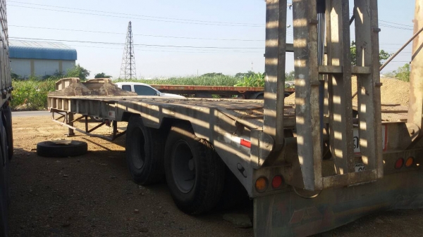 ขายหางโลว์เบด 2 เพลา ถูกๆ เหลือเพียง 1 คัน ราคา 440,000 บาท ไม่รวมยางและกระทะ สนใจดูสินค้า ติดต่อคุณปิ่น 081-917-6906