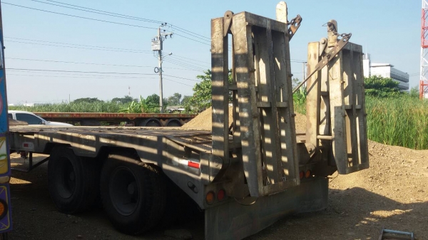 ขายหางโลว์เบด 2 เพลา ถูกๆ เหลือเพียง 1 คัน ราคา 440,000 บาท ไม่รวมยางและกระทะ สนใจดูสินค้า ติดต่อคุณปิ่น 081-917-6906