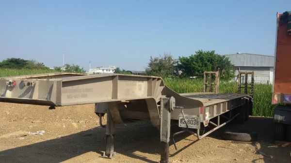 ขายหางโลว์เบด 2 เพลา ถูกๆ เหลือเพียง 1 คัน ราคา 440,000 บาท ไม่รวมยางและกระทะ สนใจดูสินค้า ติดต่อคุณปิ่น 081-917-6906