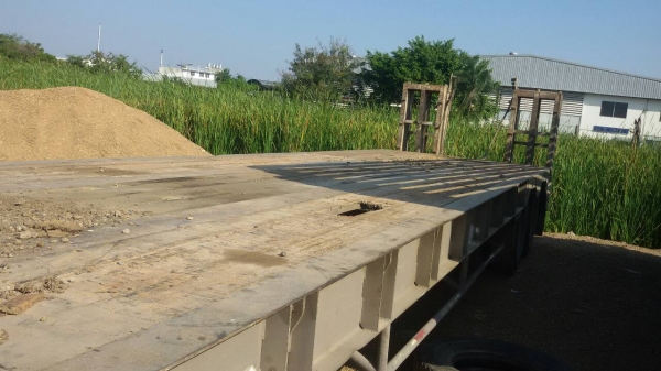 ขายหางโลว์เบด 2 เพลา ถูกๆ เหลือเพียง 1 คัน ราคา 440,000 บาท ไม่รวมยางและกระทะ สนใจดูสินค้า ติดต่อคุณปิ่น 081-917-6906