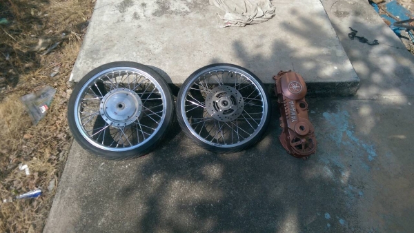 ขายล้อฟีโน่ขอบ 17 พร้อมดุม+ยาง ใส่รถขี่ได้เลย