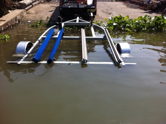 ขายคิ้วกันกระแทกข้างเรือและรองท้องเรือ