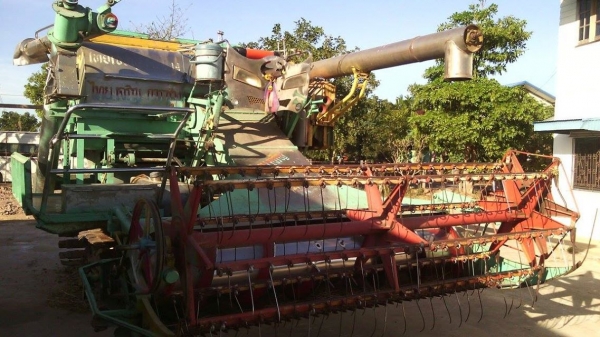 ขายรถเกี่ยวข้าว ไทยเจริญ