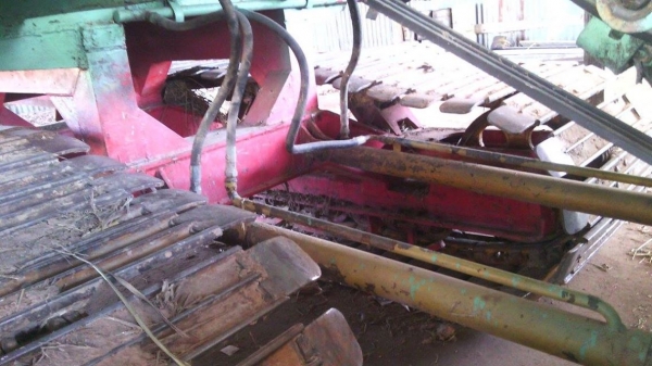 ขายรถเกี่ยวข้าวไทยเจริญแท้