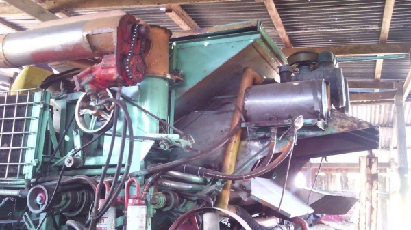 ขายรถเกี่ยวข้าวไทยเจริญแท้