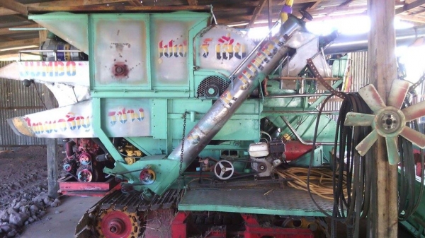 ขายรถเกี่ยวข้าวไทยเจริญแท้