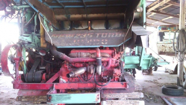 ขายรถเกี่ยวข้าวไทยเจริญแท้