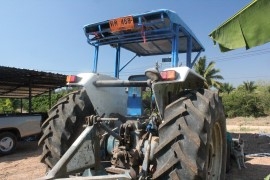 ขายFORD 77 T สภาพพร้อมใช้งาน ดันหน้า+ ผาน7 CMT