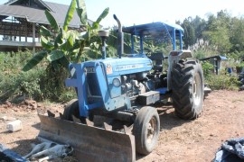 ขายFORD 77 T สภาพพร้อมใช้งาน ดันหน้า+ ผาน7 CMT