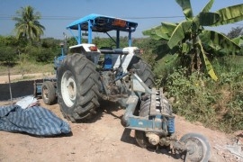 ขายFORD 77 T สภาพพร้อมใช้งาน ดันหน้า+ ผาน7 CMT